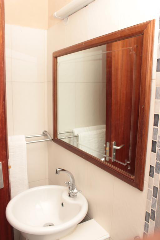 Moffat Court Boutique Hotel Момбаса Экстерьер фото